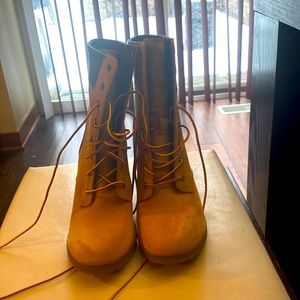 They lace up and the have a heel in them